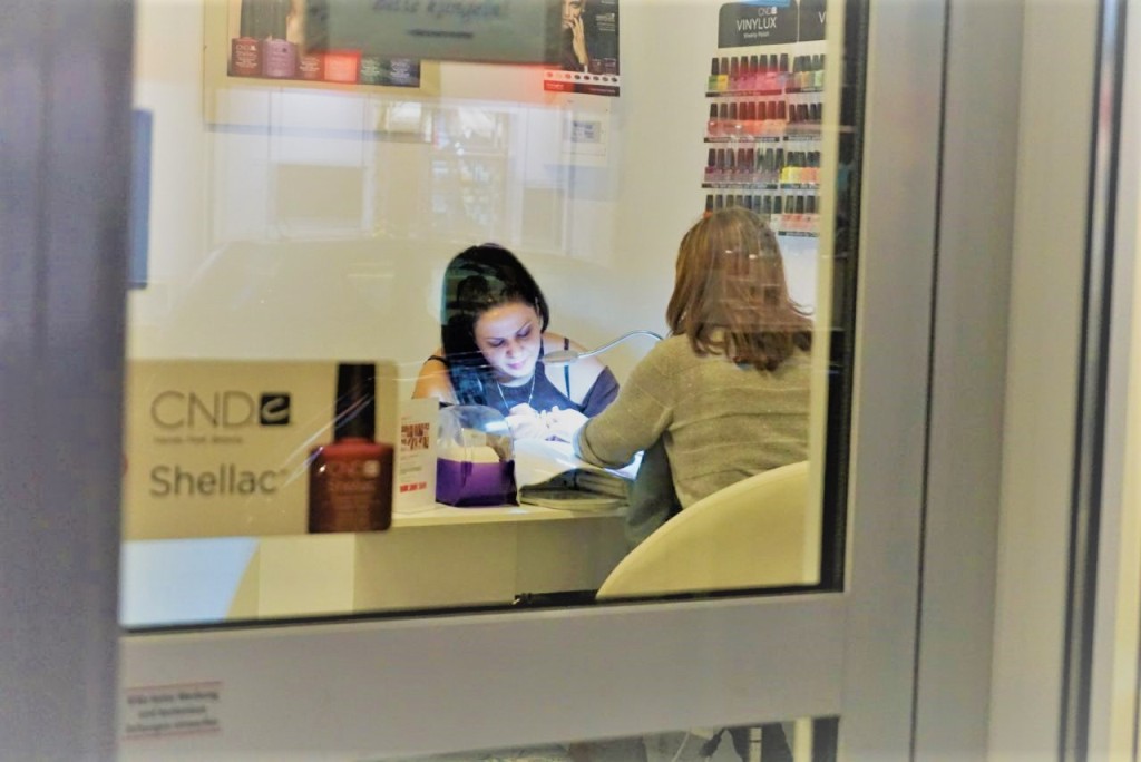 Über uns Hygienischer Behandlungsraum für Permanent Make-up Düsseldorf