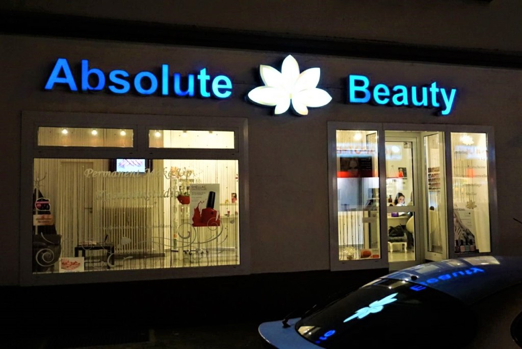 Über uns Nagelmodellage und Naturnagelverstärkung Düsseldorf