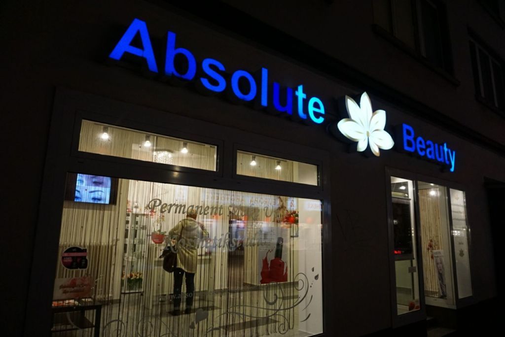 Über uns Wimpernkranzverdichtung Permanent Make-up Düsseldorf